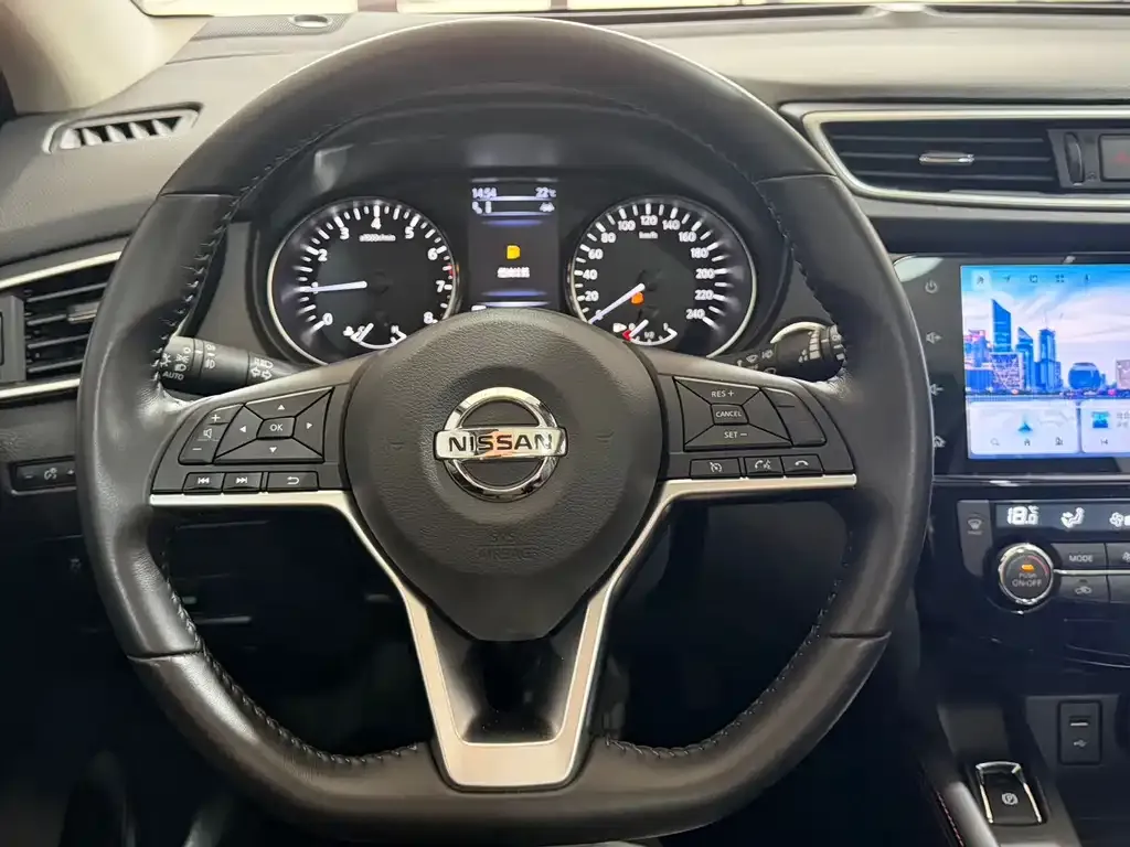 Nissan Qashqai — фото 9
