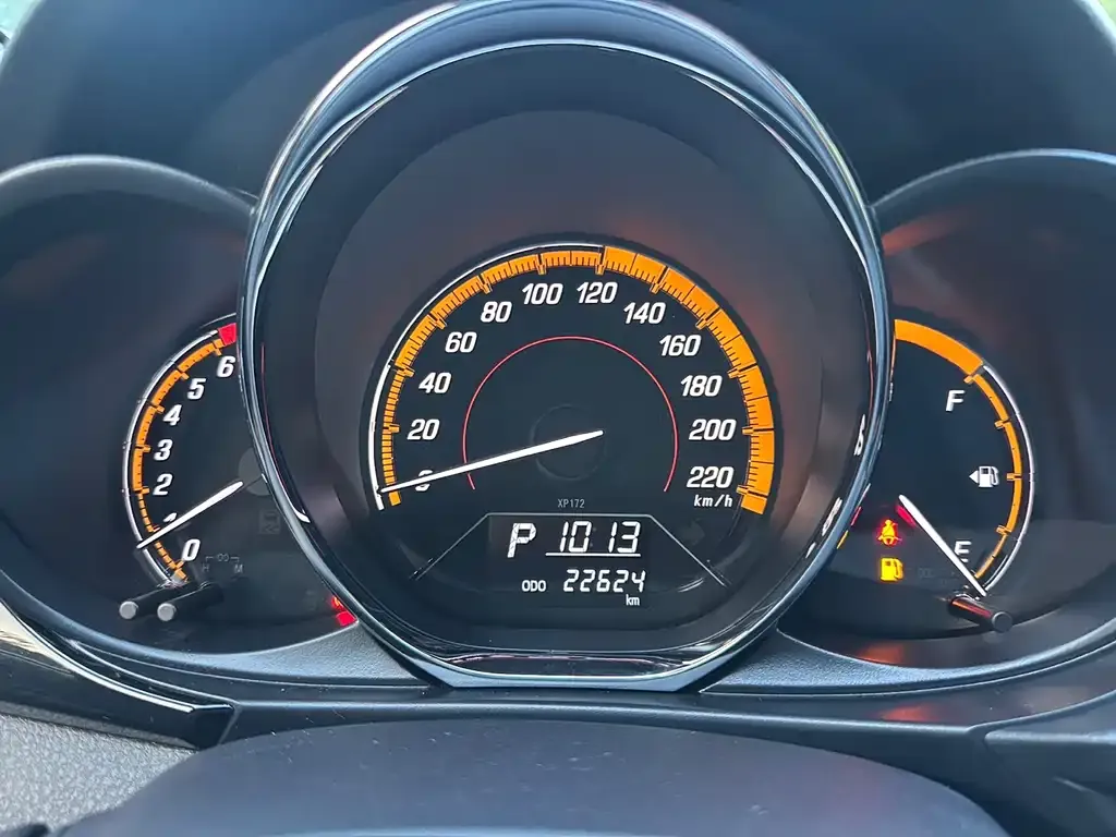 Toyota Yaris L — фото 6