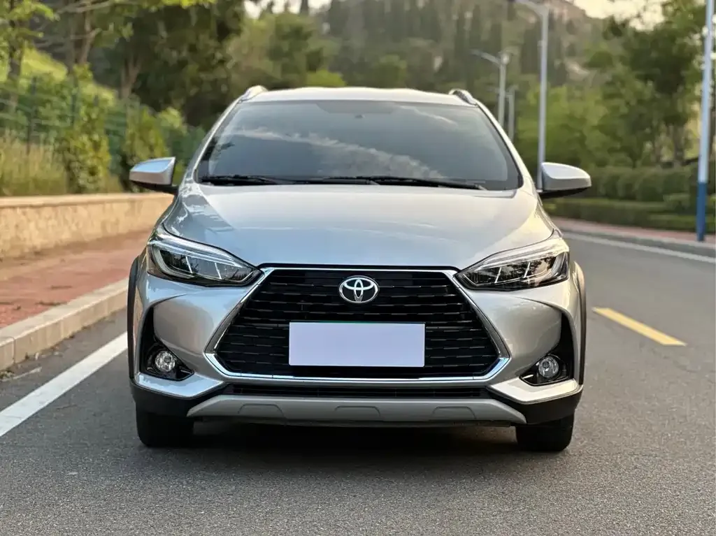 Toyota Yaris L — фото 9