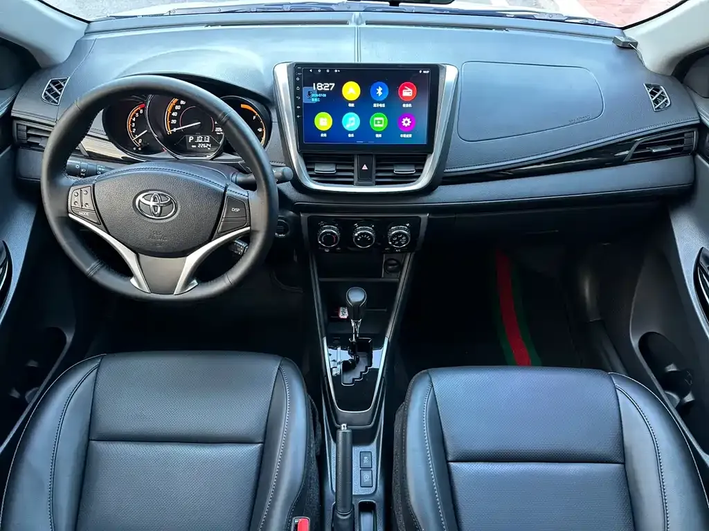 Toyota Yaris L — фото 5