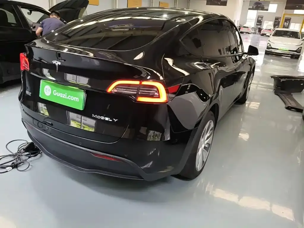 Tesla Model Y — фото 5