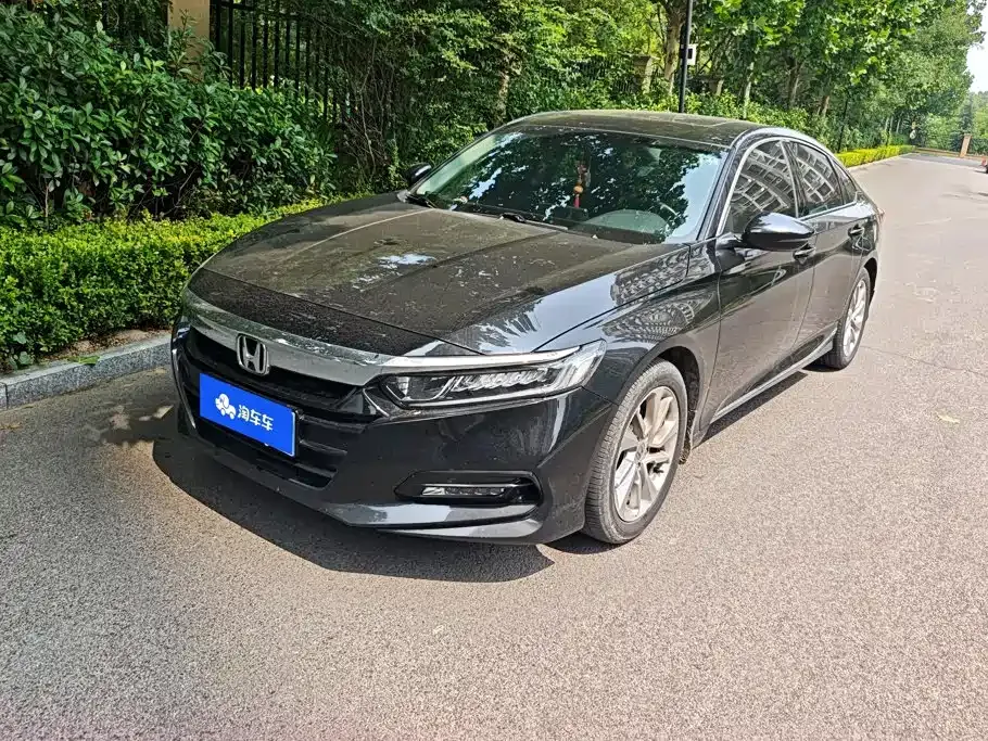 Honda Accord — фото 1