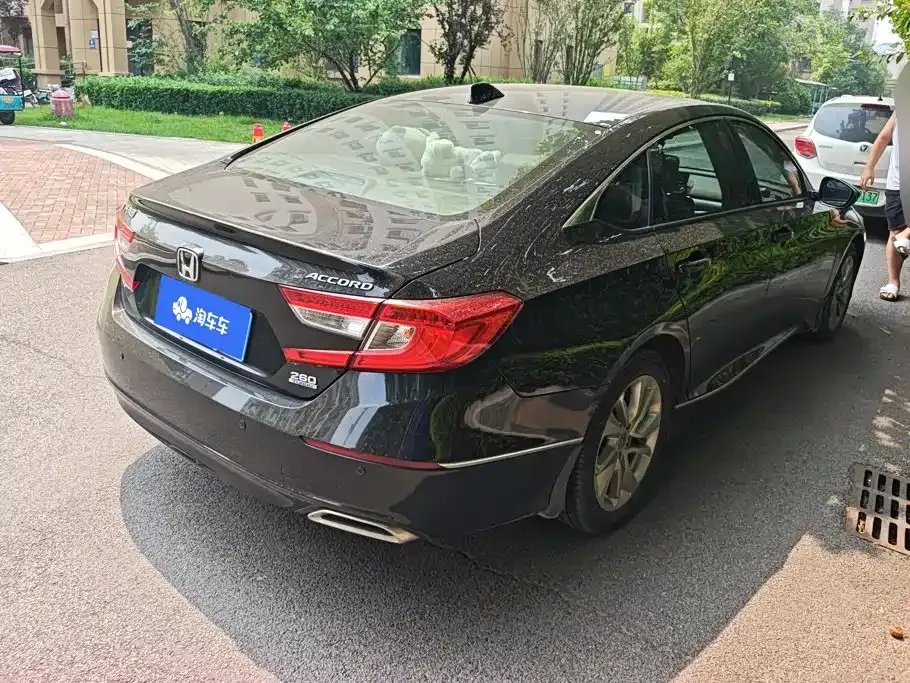 Honda Accord — фото 9