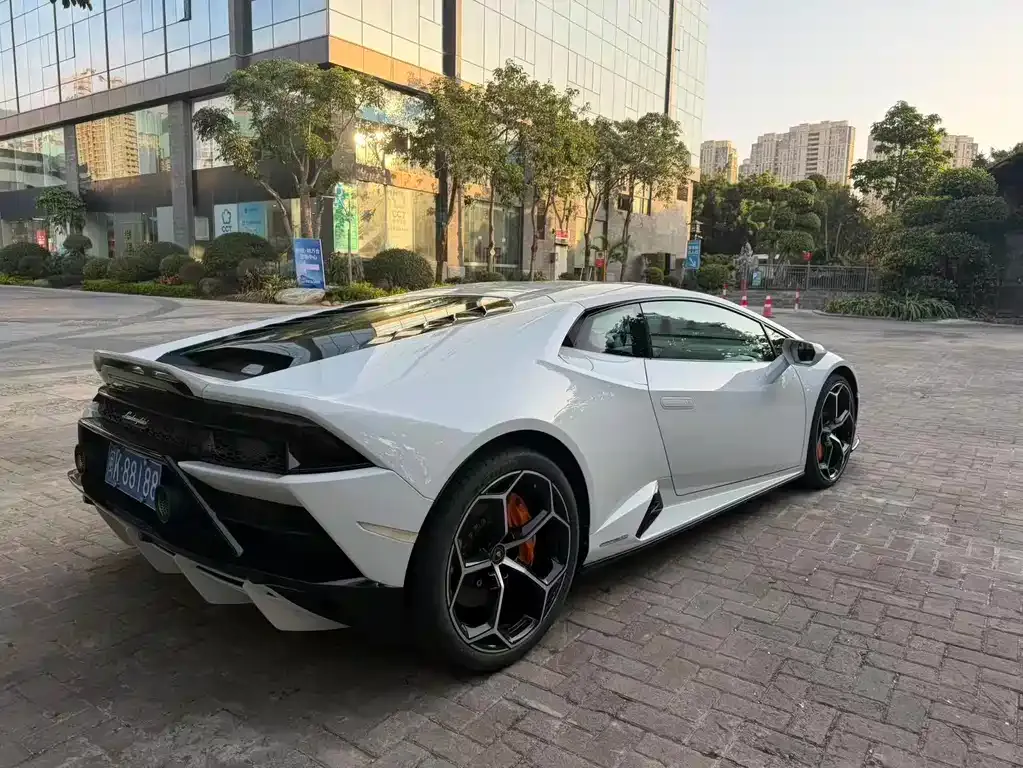 Lamborghini Huracan — фото 5