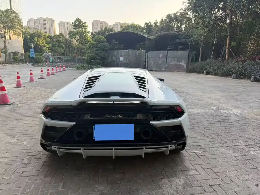 Lamborghini Huracan — фото 7