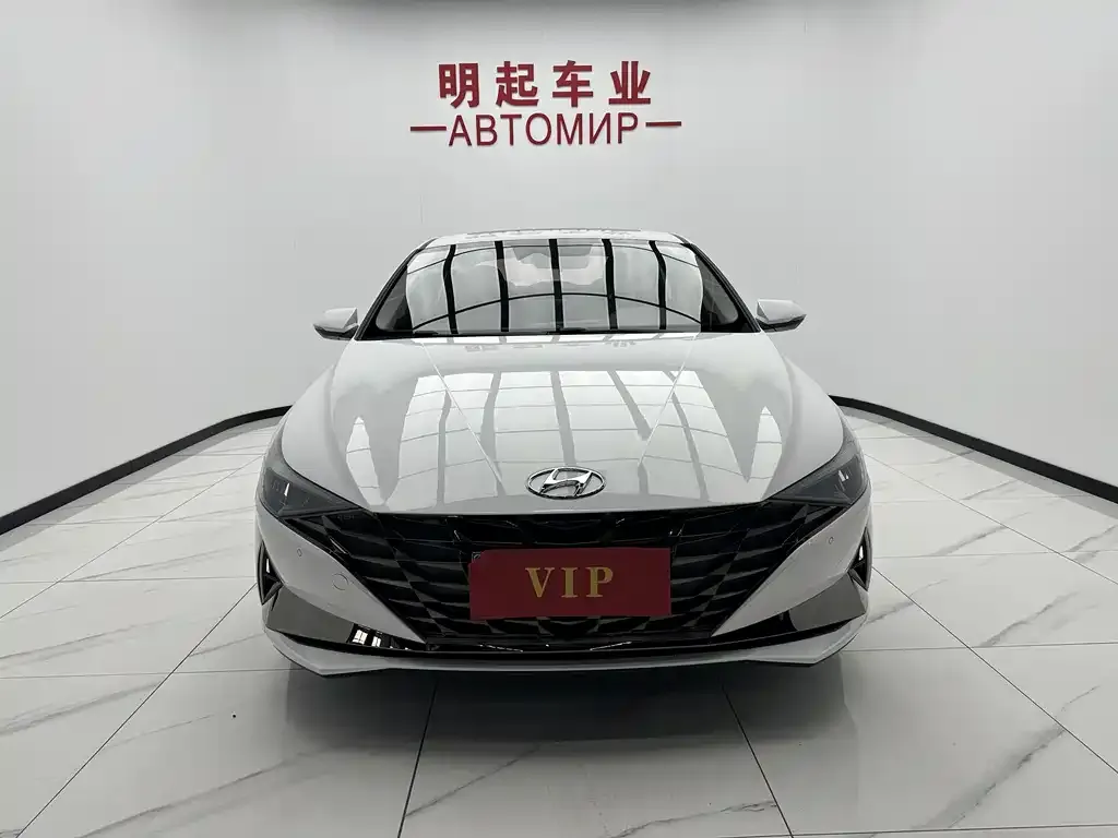 Hyundai Elantra — фото 3