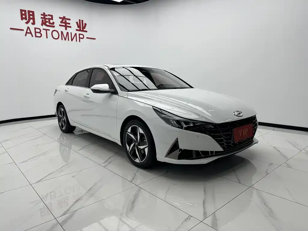Hyundai Elantra — фото 10