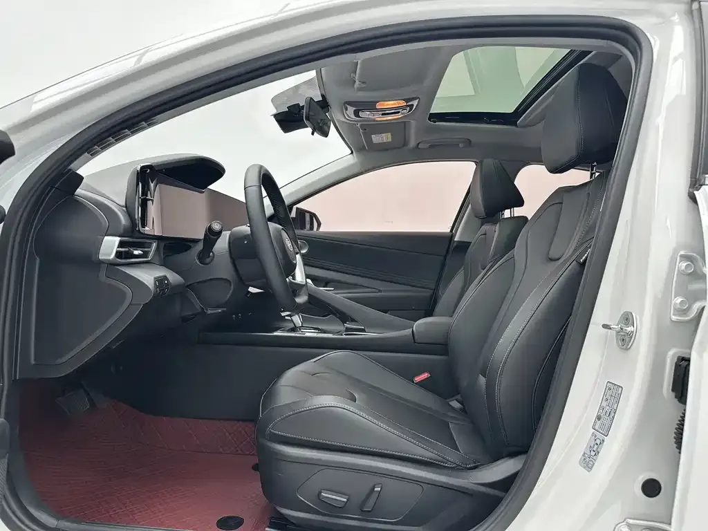 Hyundai Elantra — фото 4