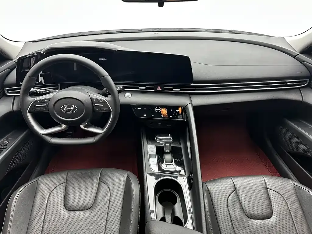 Hyundai Elantra — фото 8