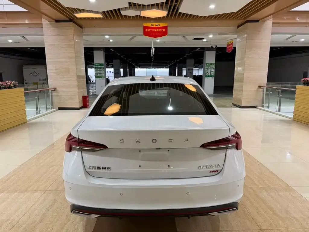 Skoda Octavia — фото 5