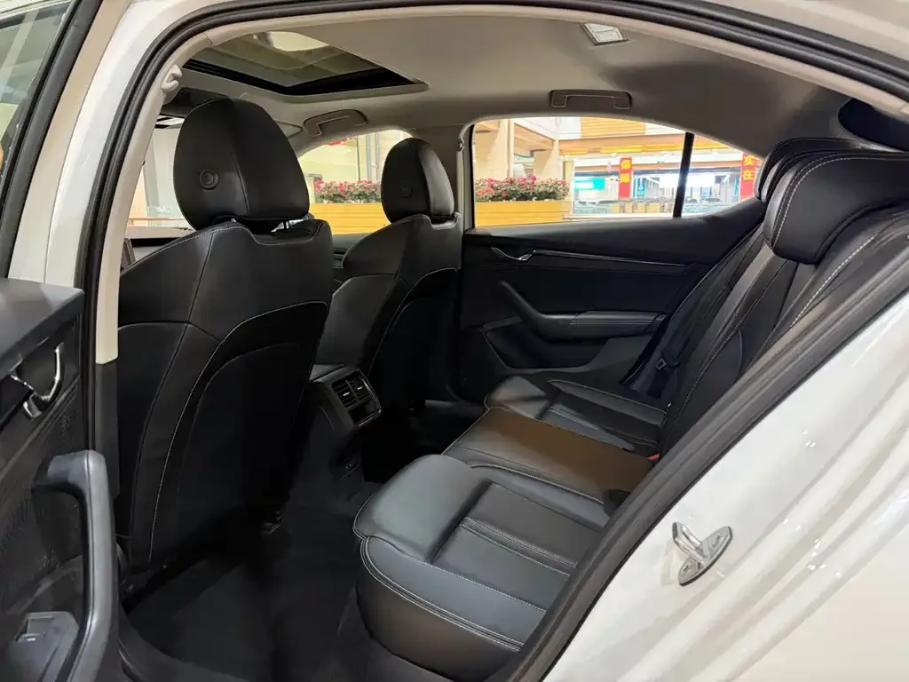 Skoda Octavia — фото 8