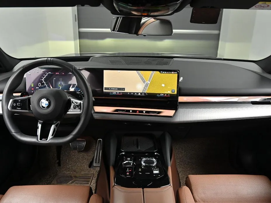 BMW 5-Series 2024 из KR, фото 10