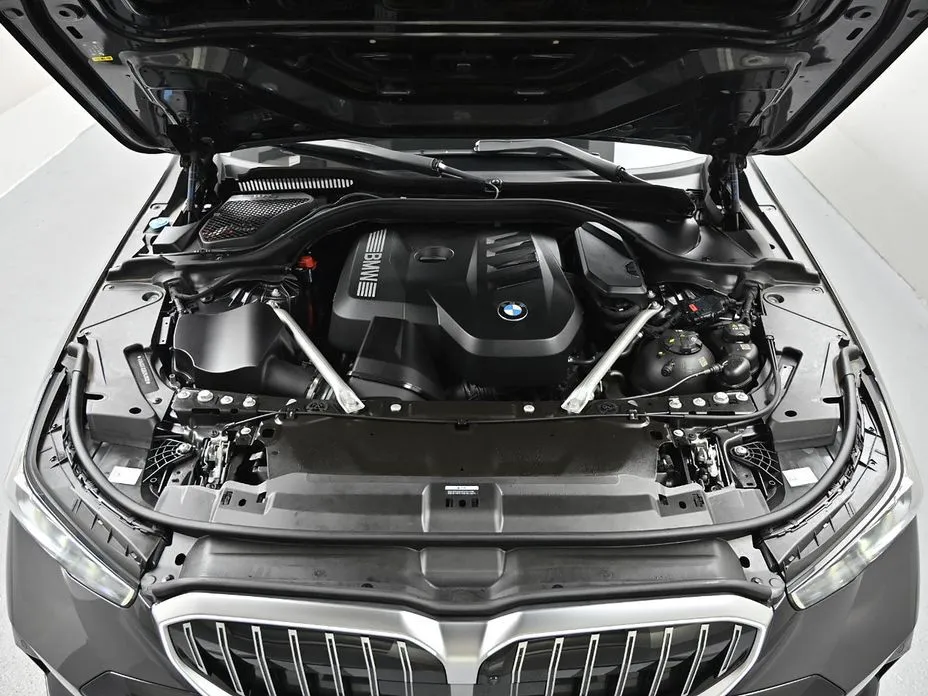 BMW 5-Series 2024 из KR, фото 6