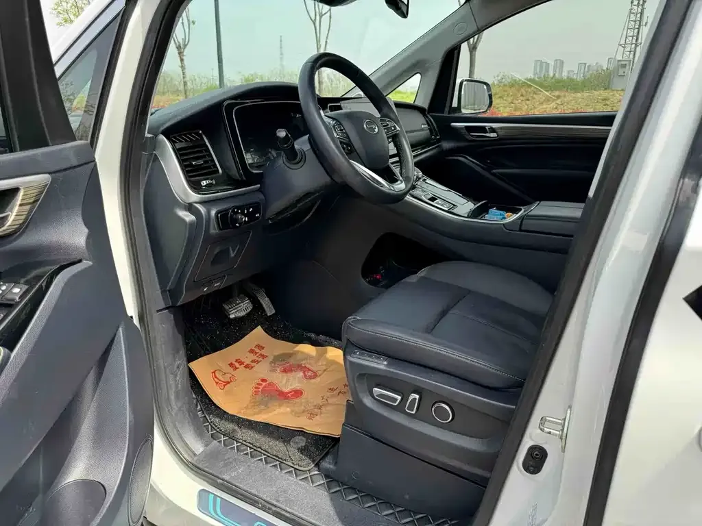 GAC Motor Trumpchi M8 — фото 8