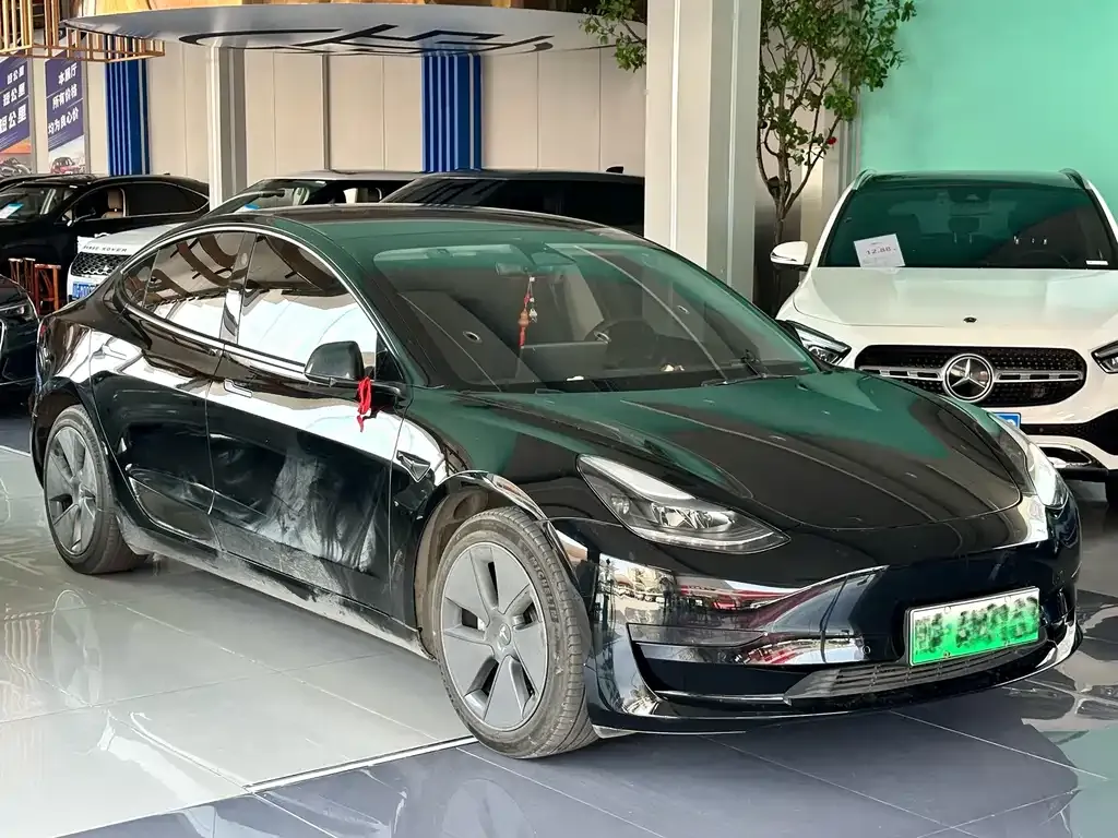 Tesla Model 3 — фото 8