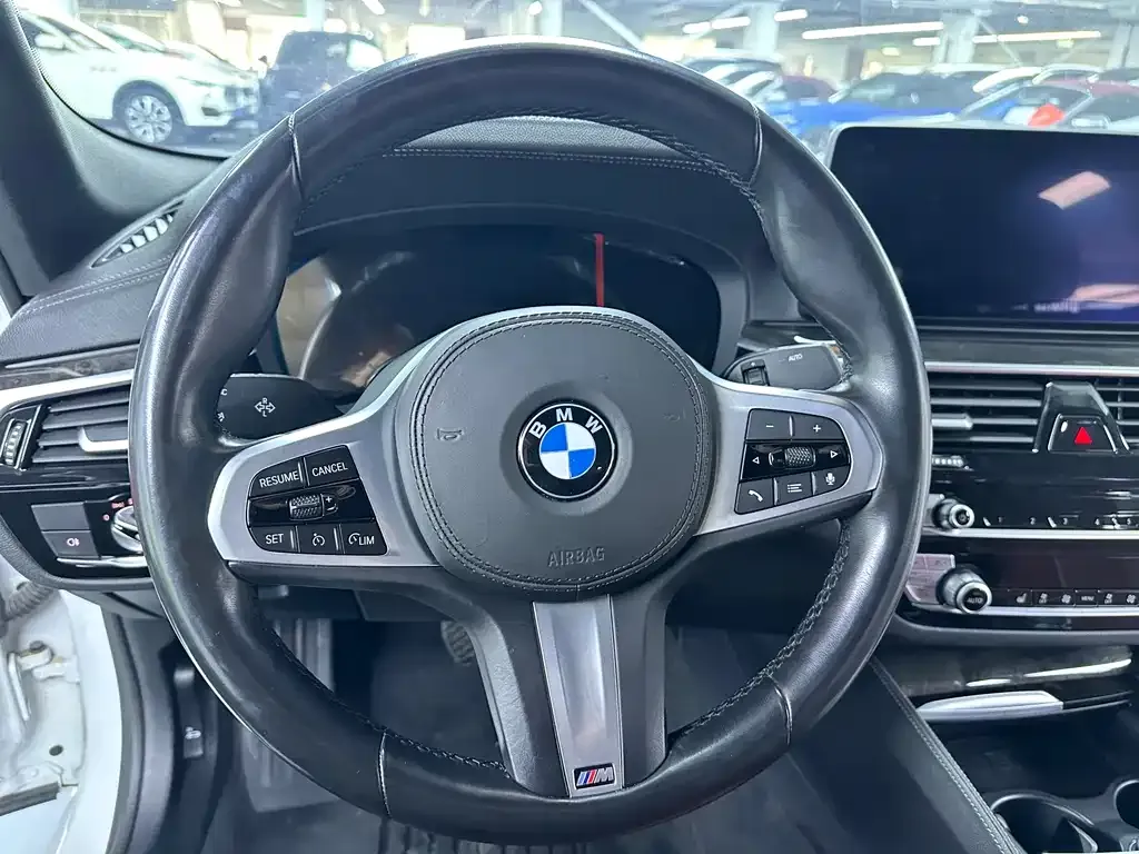BMW 5 Series — фото 10