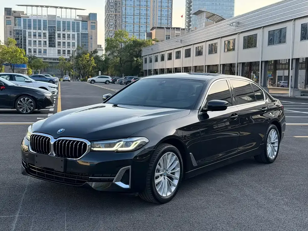 BMW 5 Series — фото 1