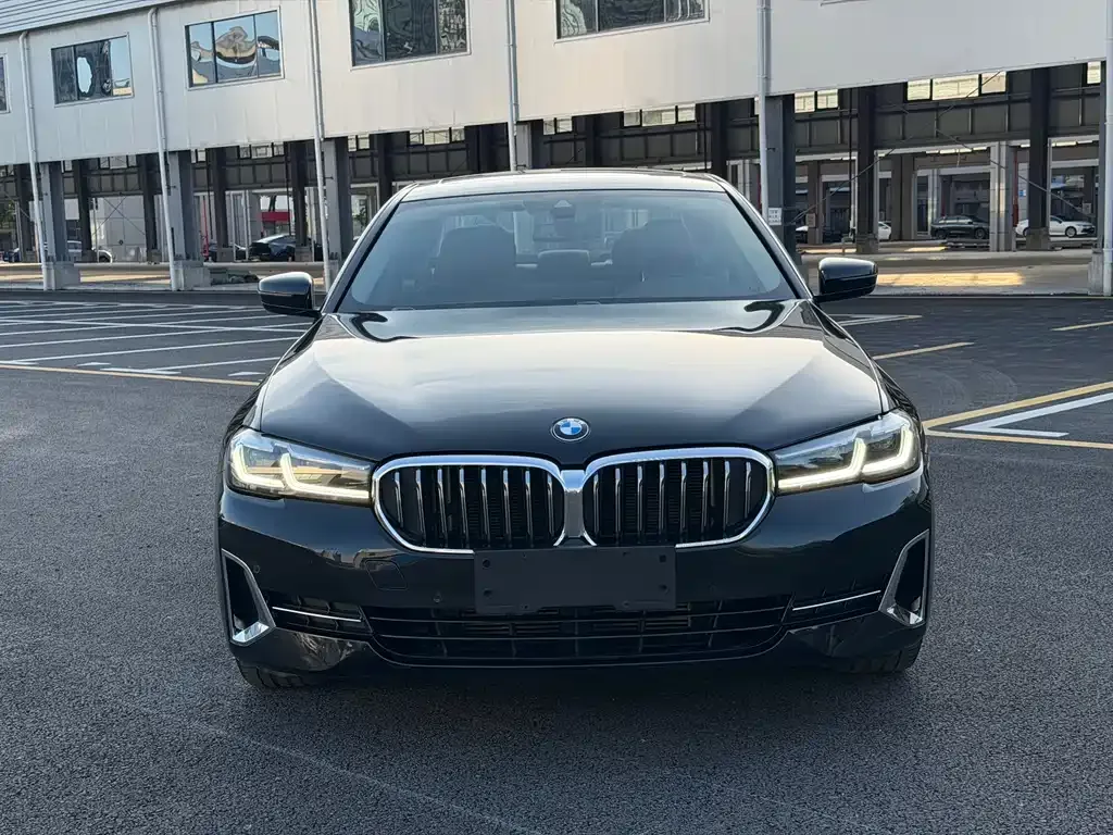 BMW 5 Series — фото 6