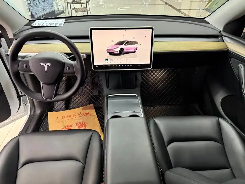 Tesla Model Y — фото 4