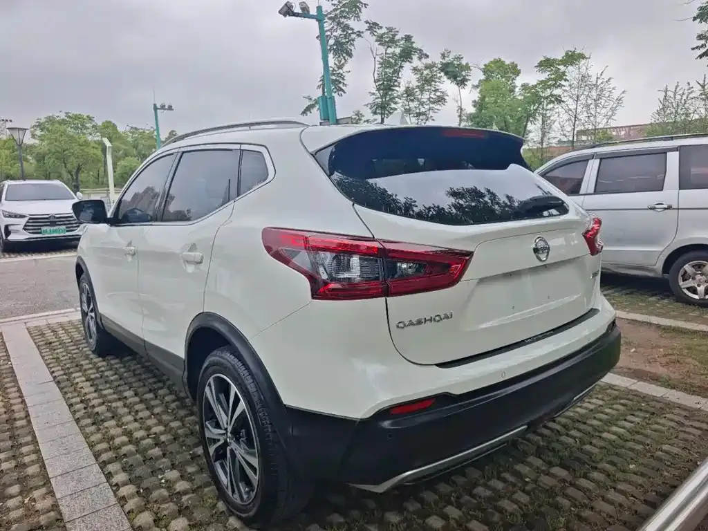 Nissan Qashqai — фото 4