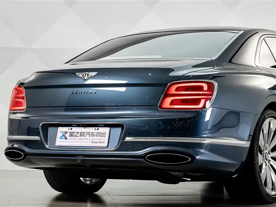 Bentley Flying Spur — фото 3