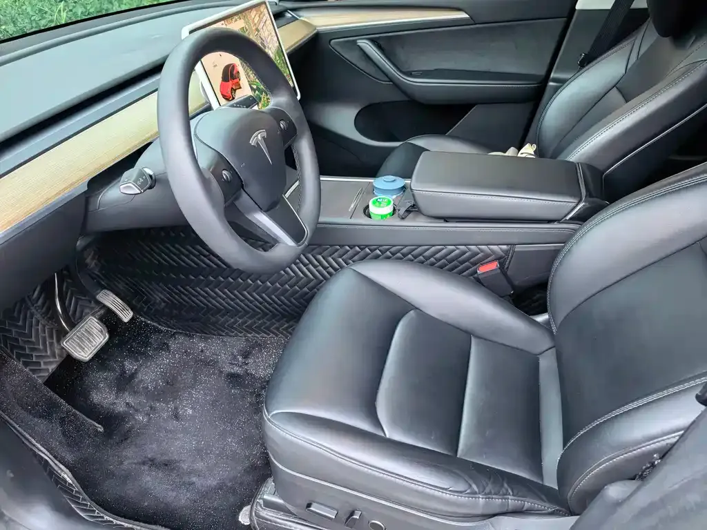 Tesla Model Y — фото 2