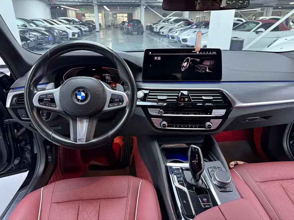 BMW 5 Series — фото 10