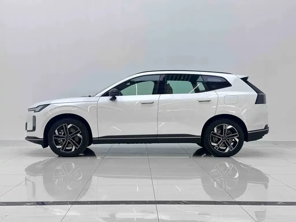 Volvo XC70 Plug-in Hybrid — фото 7
