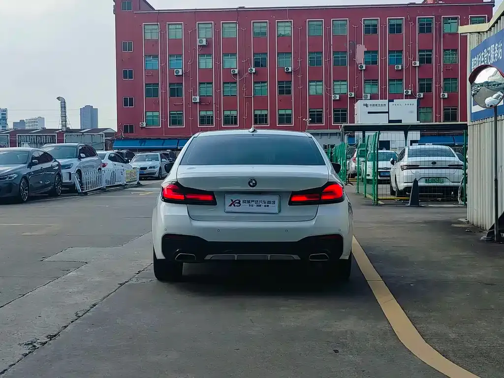 BMW 5 Series New Energy — фото 9