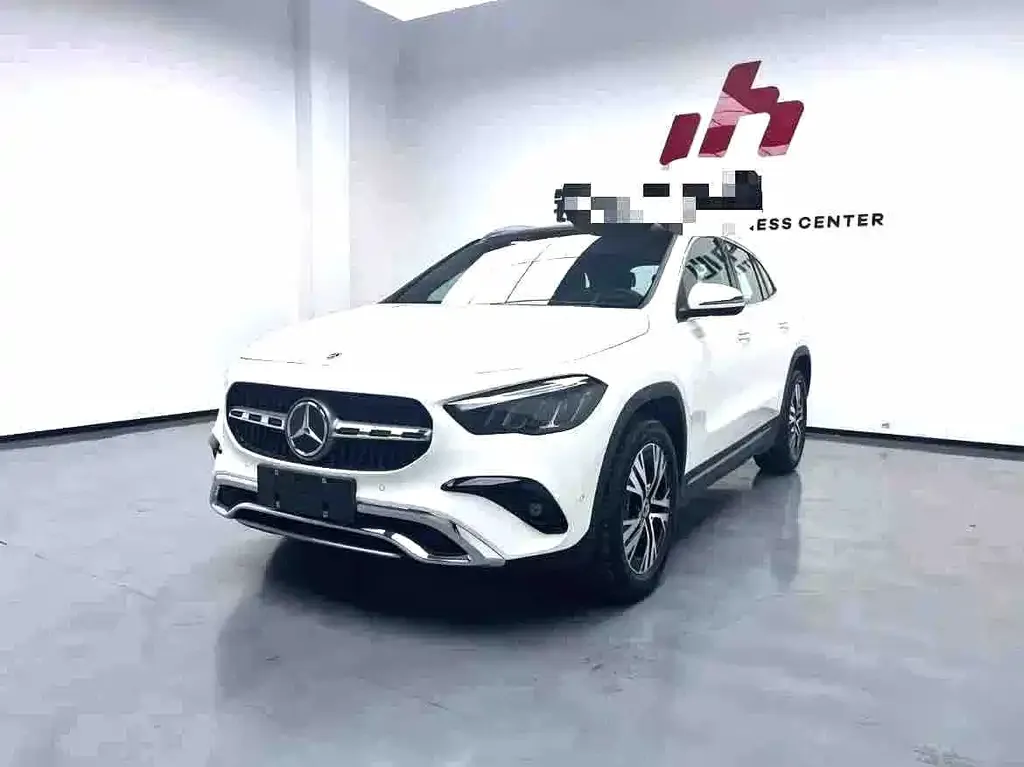 Mercedes-Benz GLA — фото 1