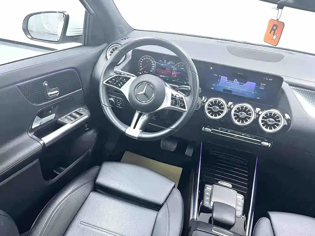 Mercedes-Benz GLA — фото 7