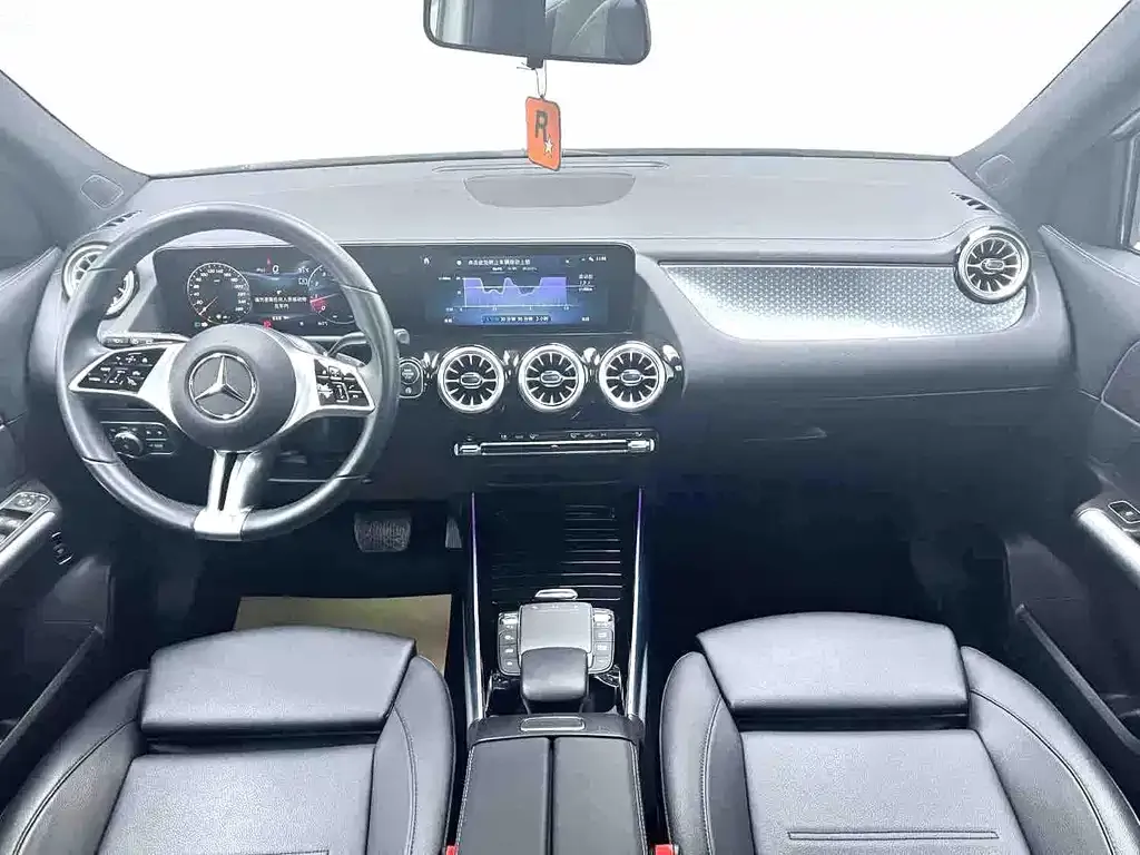 Mercedes-Benz GLA — фото 6