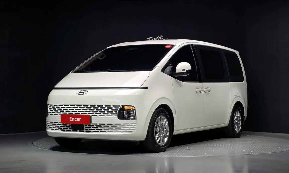 Hyundai Staria — фото 1