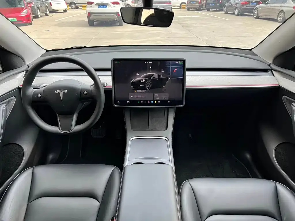 Tesla Model Y — фото 7