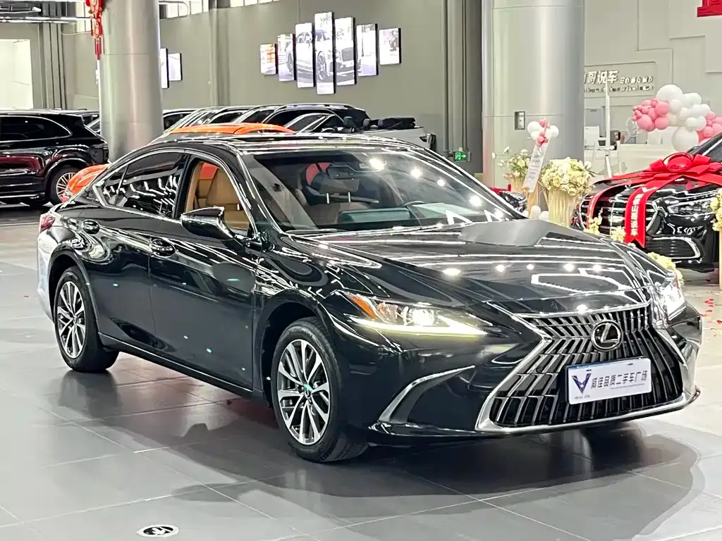 Lexus ES — фото 9