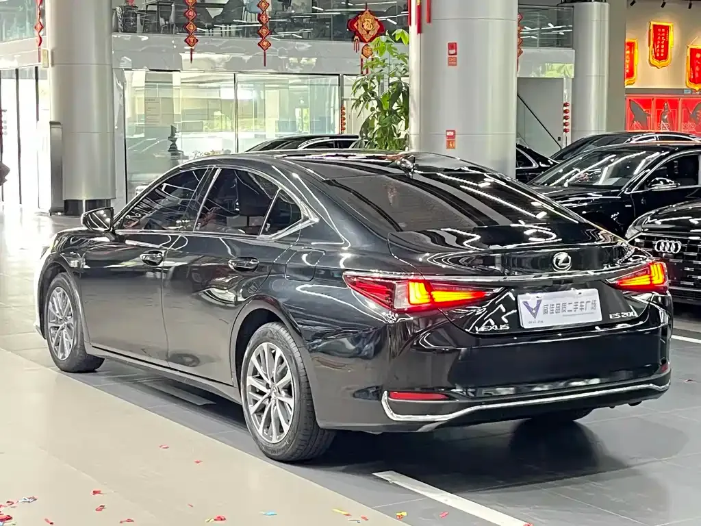 Lexus ES — фото 6