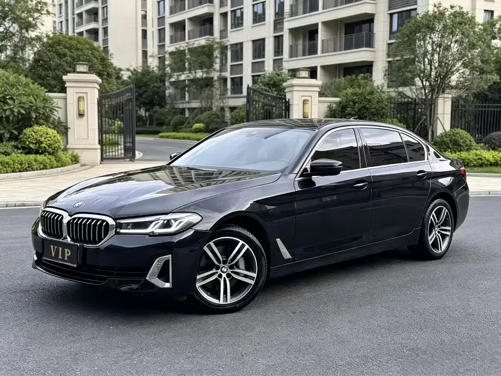 BMW 5 Series — фото 1