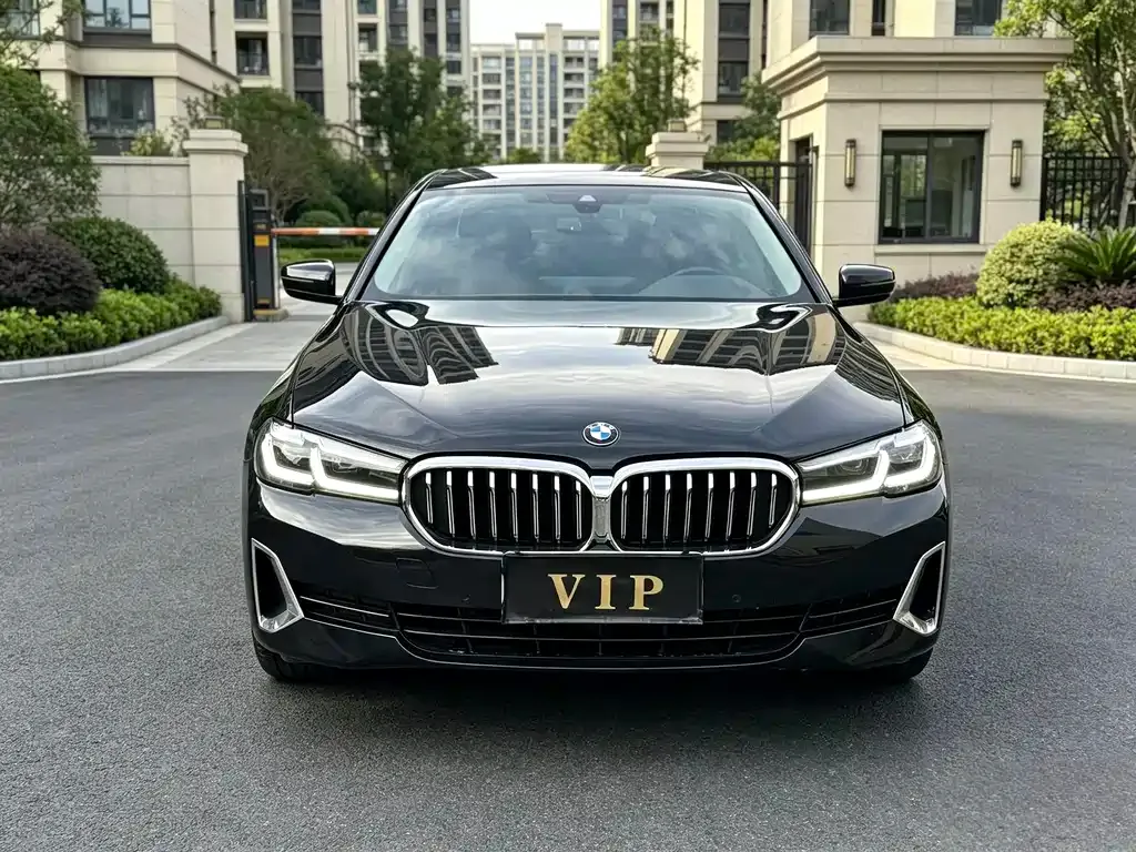 BMW 5 Series — фото 6