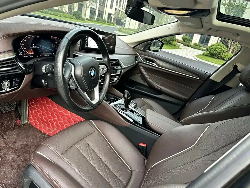 BMW 5 Series — фото 4