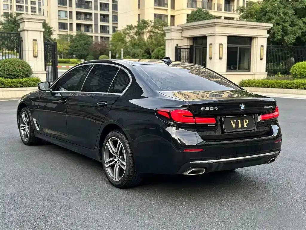 BMW 5 Series — фото 5