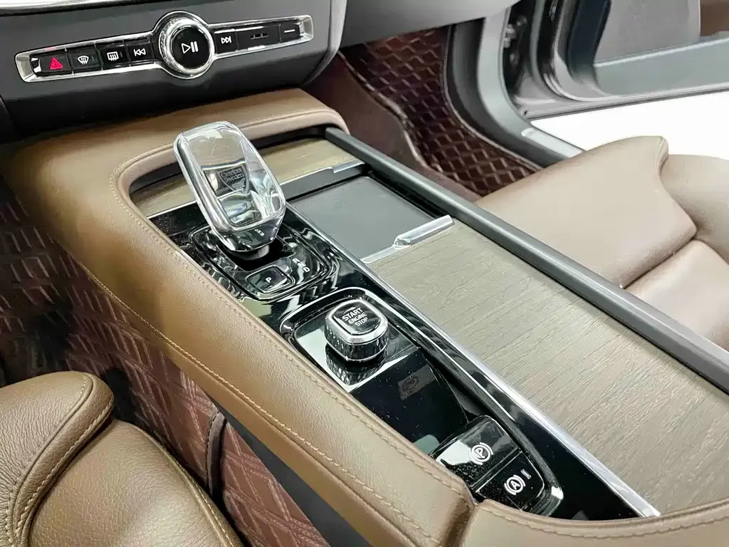 Volvo S90 — фото 9