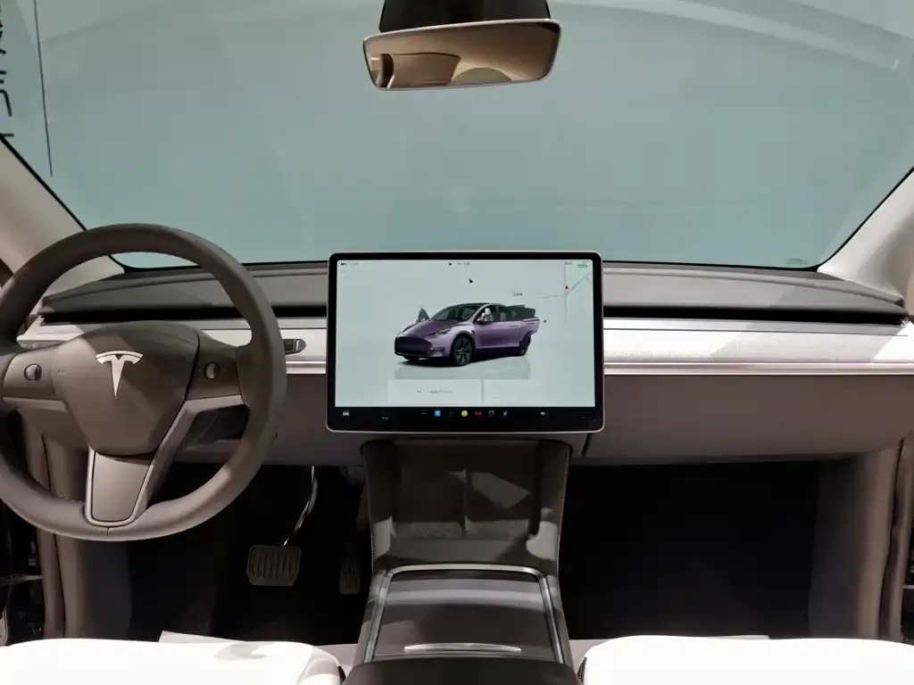 Tesla Model Y — фото 7