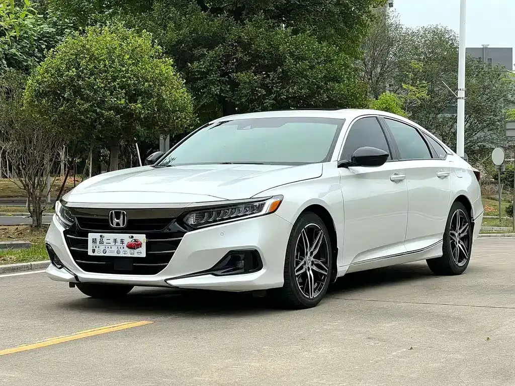 Honda Accord — фото 1