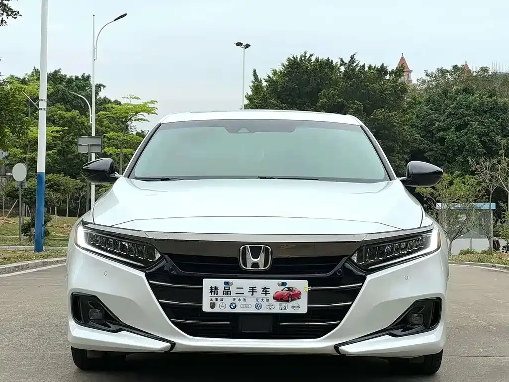 Honda Accord — фото 8