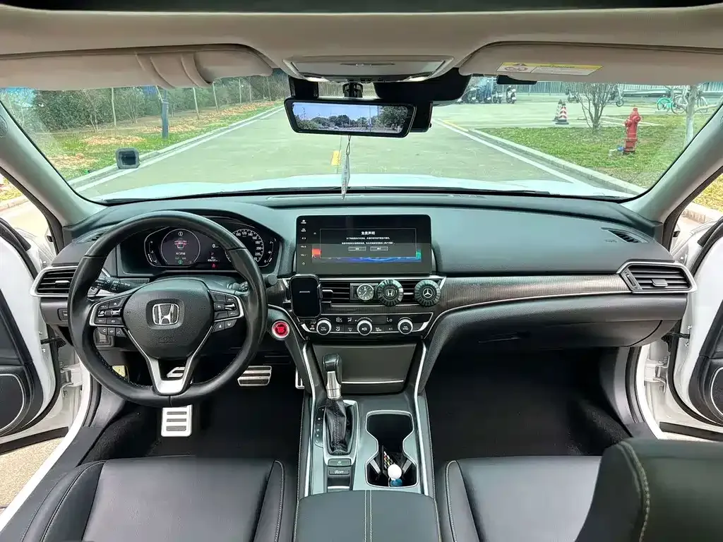 Honda Accord — фото 6