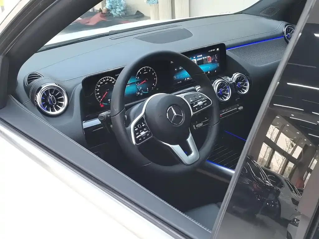 Mercedes-Benz GLA — фото 9