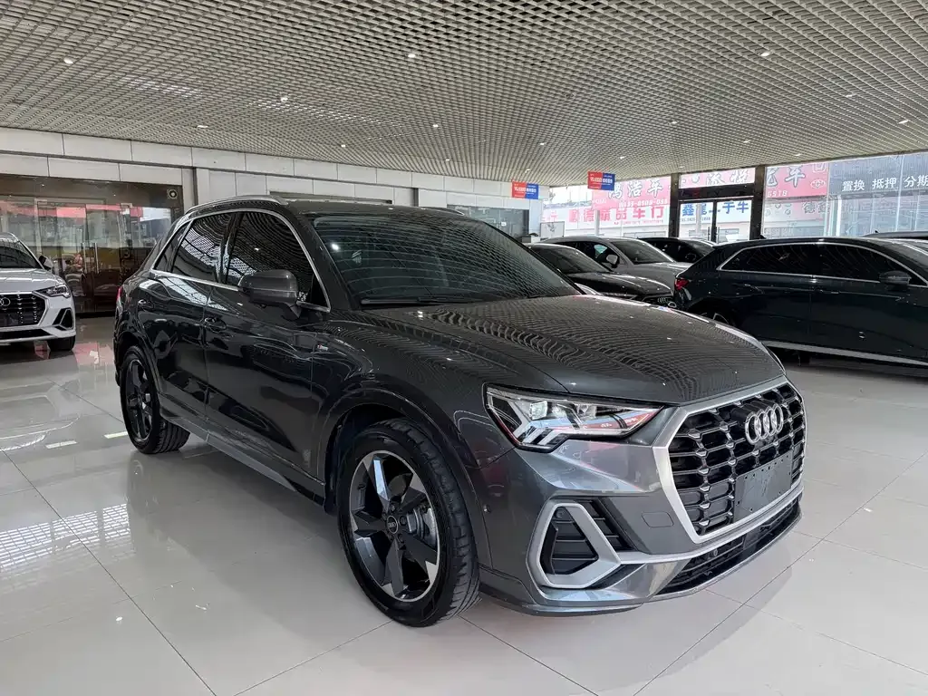 Audi Q3 — фото 10