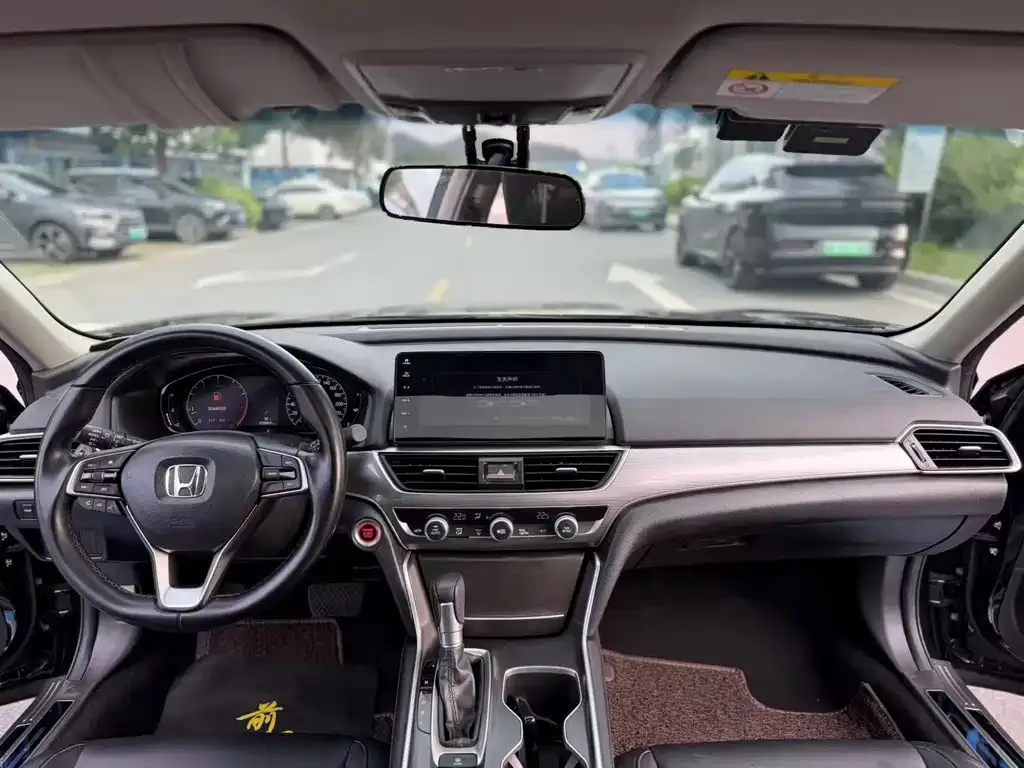 Honda Accord — фото 7