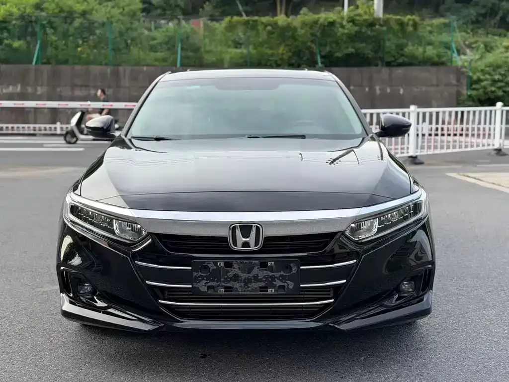 Honda Accord — фото 9