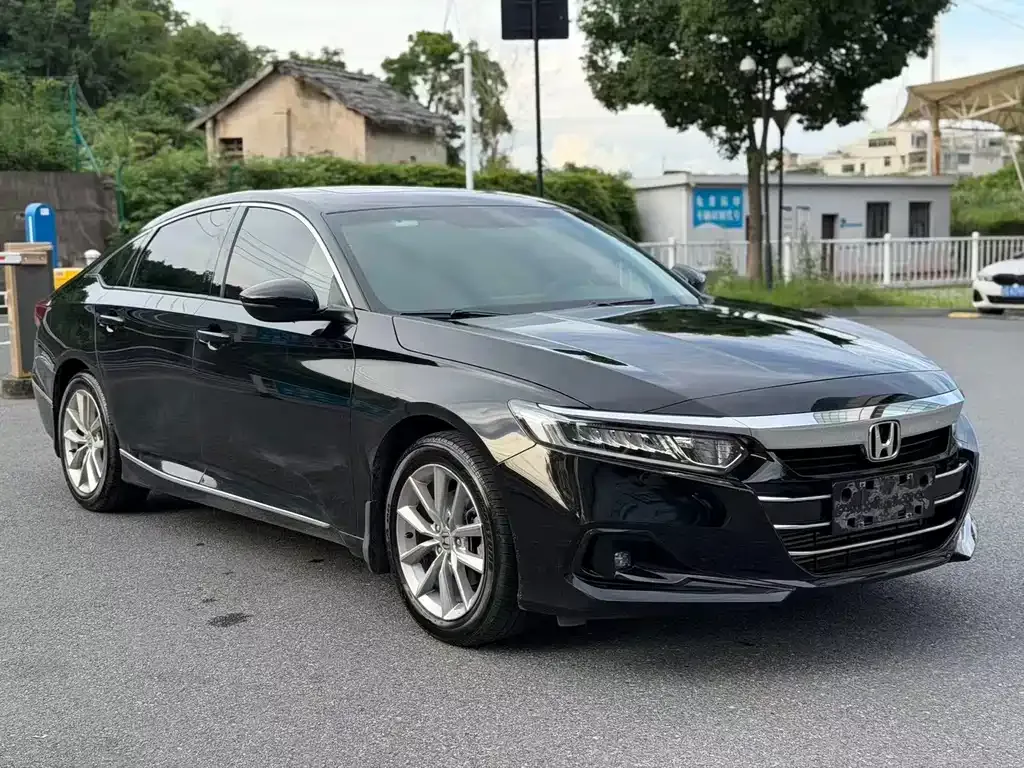 Honda Accord — фото 8